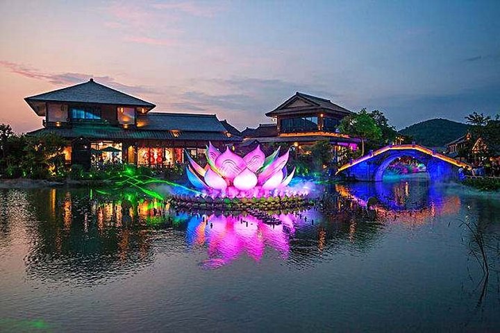 Excursión privada de un día a Wuxi con Lingshan Buddhist Scenic Spot y Nianhua Bay Village