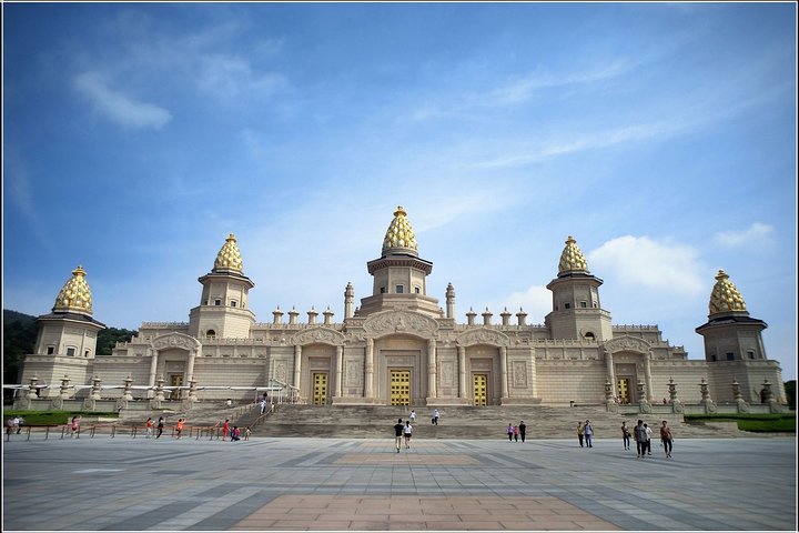 Wuxi Private Day Tour com Lingshan Buddhist Scenic Spot e Taihu Yuantouzhu