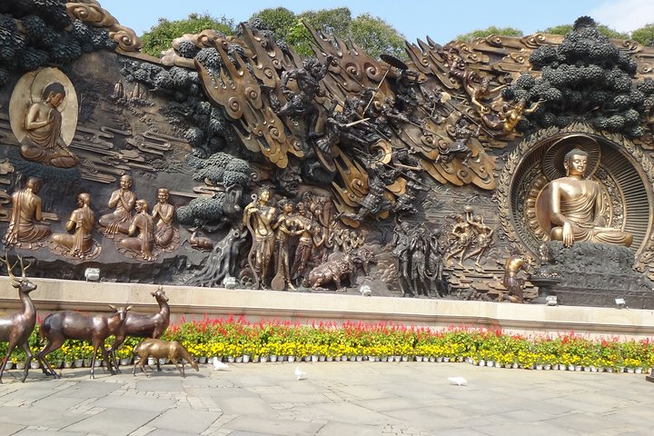Excursión privada de un día a Wuxi con Lingshan Buddhist Scenic Spot y Nianhua Bay Village