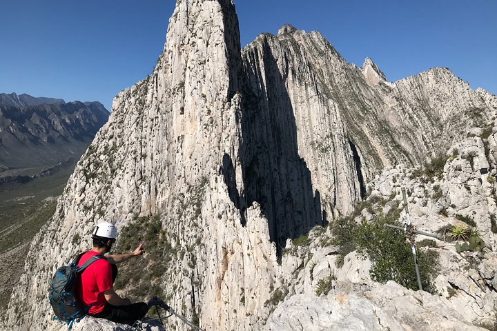 Nido de los Aguiluchos, Monterrey: Vandring + bergsklättring + 3 rappeller