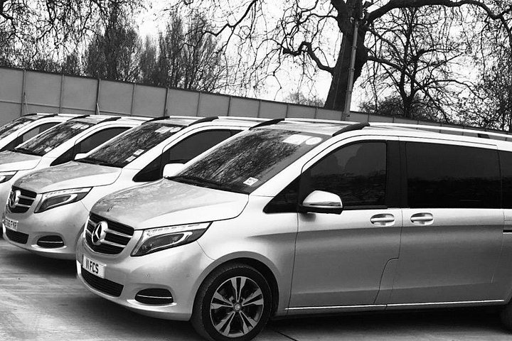 Privétransfer Southampton Cruise Terminal naar Heathrow Airport via Stonehenge