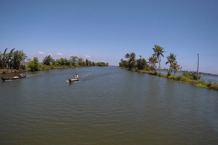 21 uur Woonboot Tour door Alleppeys Serene Canals & Local Life