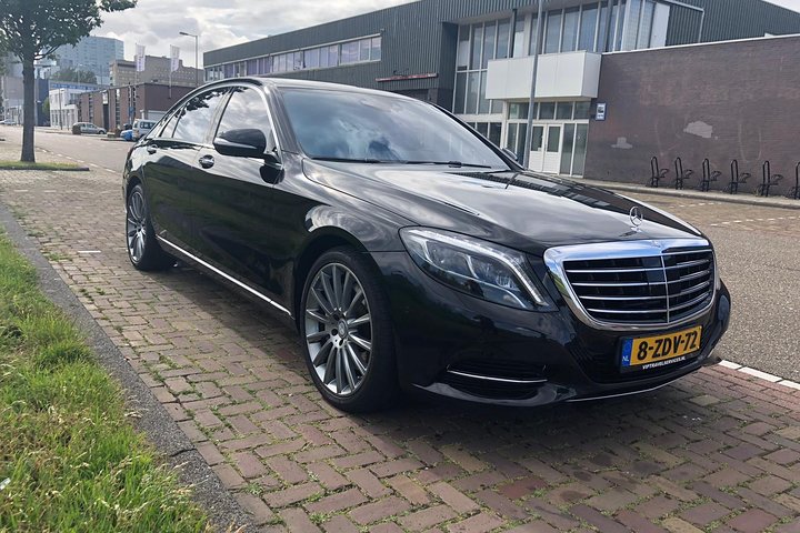 Privétransfer van Zaandam naar AMS Amsterdam Schiphol Airport