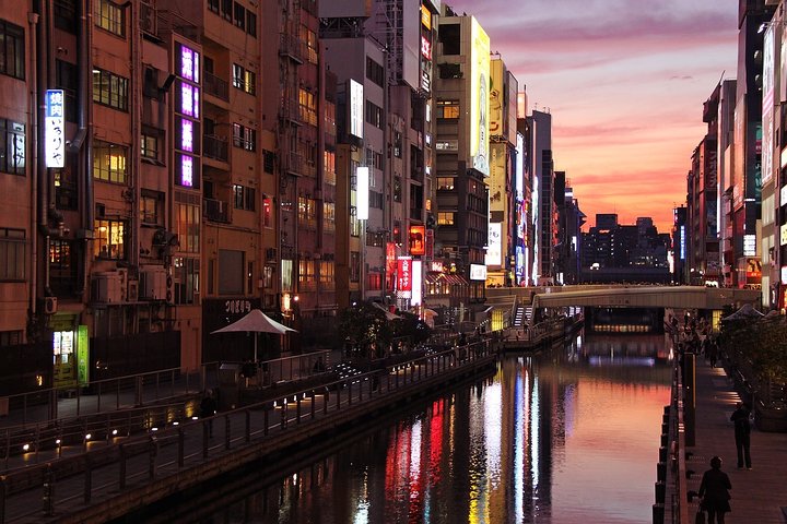 英語ドライバー付き大阪市内アルファードハイヤー