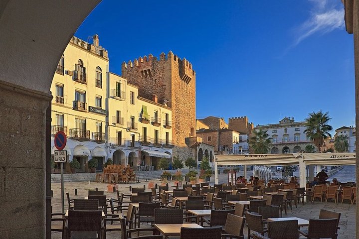 Madrid a Cáceres y Sevilla 2 días Tour Bus y Tren