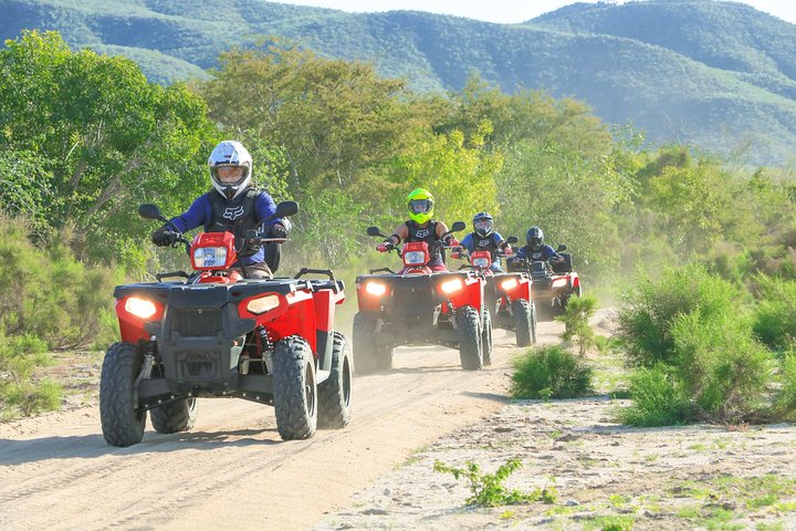 Excursion en VTT Cabo 4x4 avec dégustation de tequila et déjeuner buffet mexicain