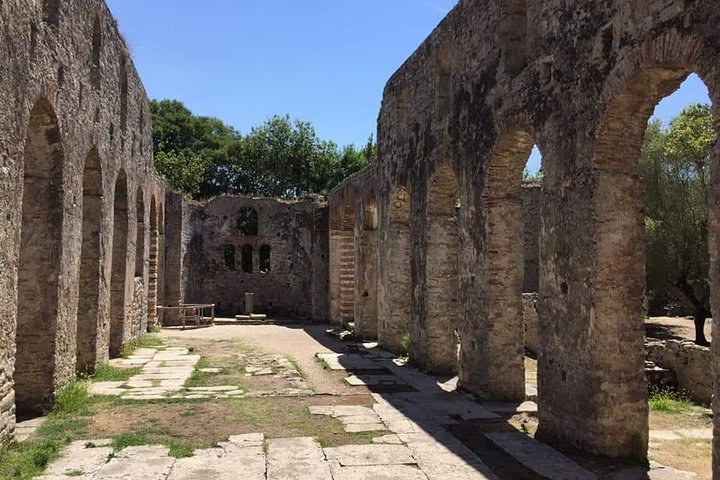 Vanuit Sarande: rondleiding door Blue Eye, Butrint, Ksamil & Lekuresi Castle