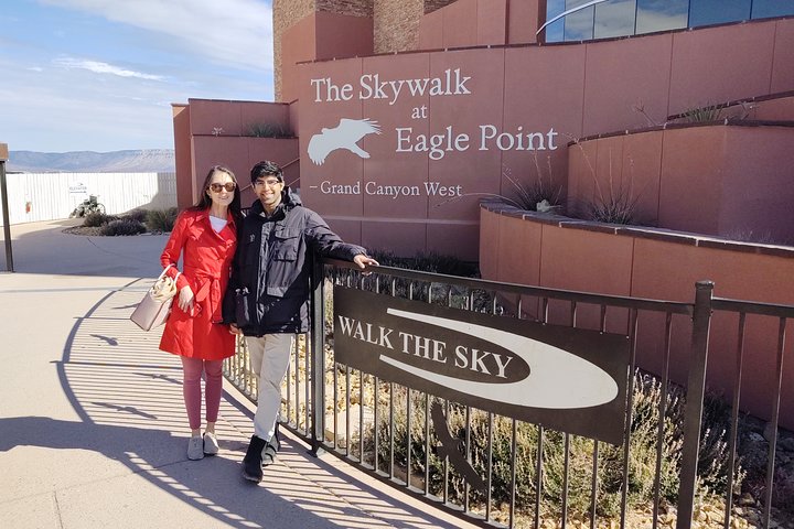 Passeio de Dia em Grupo Pequeno pelo West Skywalk do Grand Canyon a partir de Laughlin, NV
