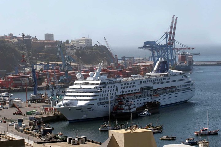 San Antonio Port til Santiago Airport eller Hotel Private Transfer