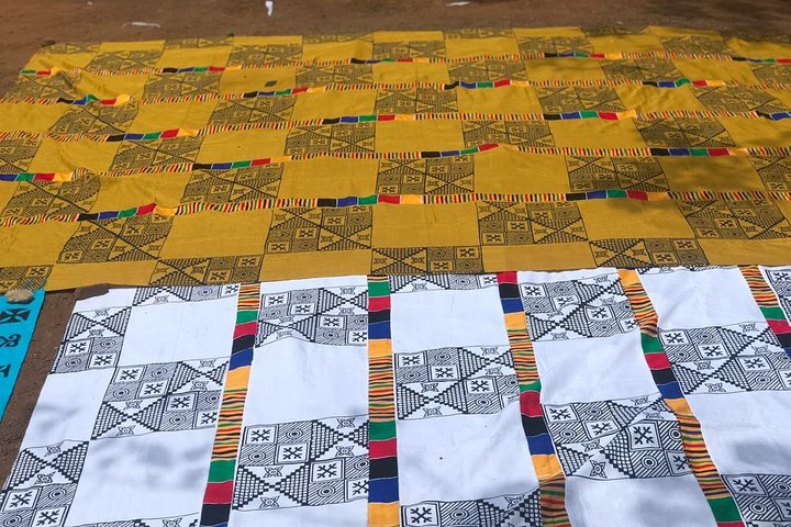 Tour culturale privato dei panni tradizionali di Kente e Adinkra