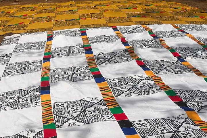 Tour culturale privato dei panni tradizionali di Kente e Adinkra