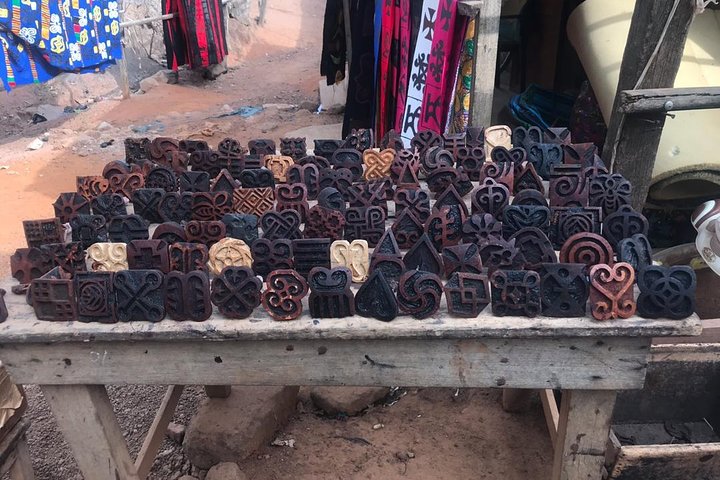Tour culturale privato dei panni tradizionali di Kente e Adinkra