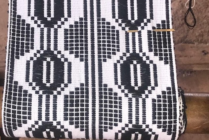 Tour culturale privato dei panni tradizionali di Kente e Adinkra