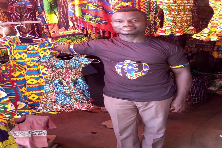 Tour culturale privato dei panni tradizionali di Kente e Adinkra