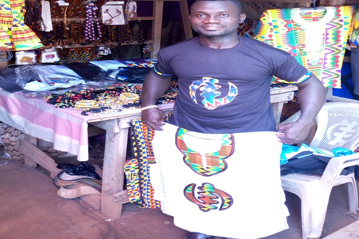Tour culturale privato dei panni tradizionali di Kente e Adinkra