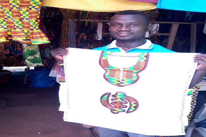 Tour culturale privato dei panni tradizionali di Kente e Adinkra