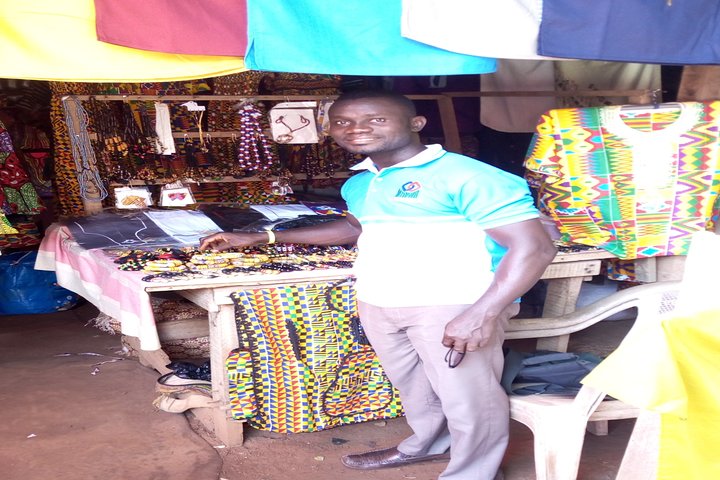 Tour culturale privato dei panni tradizionali di Kente e Adinkra