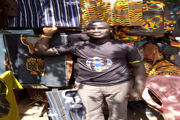 Tour culturale privato dei panni tradizionali di Kente e Adinkra