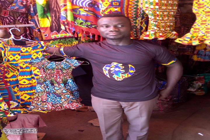 Tour culturale privato dei panni tradizionali di Kente e Adinkra