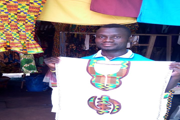 Tour culturale privato dei panni tradizionali di Kente e Adinkra