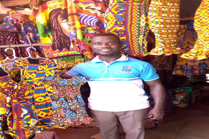Tour culturale privato dei panni tradizionali di Kente e Adinkra