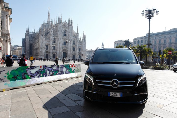 Aeropuerto Milan Malpensa (MXP) a Milán – Traslado privado en minivan