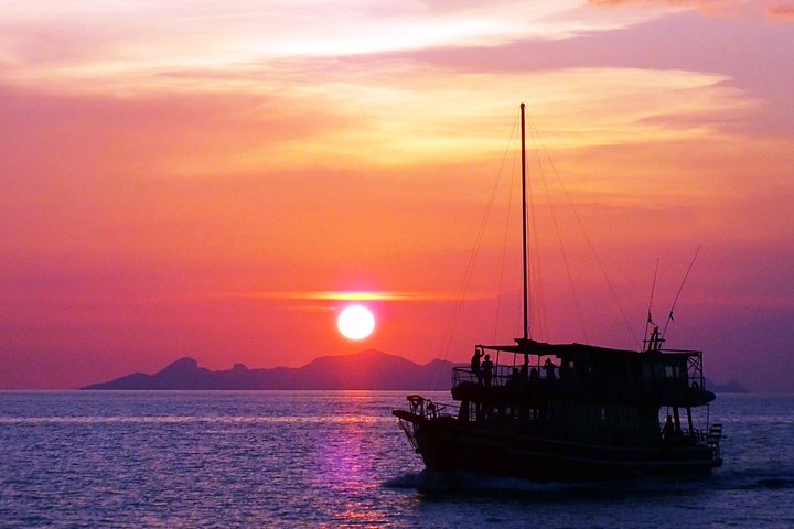 Semi-Private Yacht Adventure til Ang Thong Park's skjulte skatter