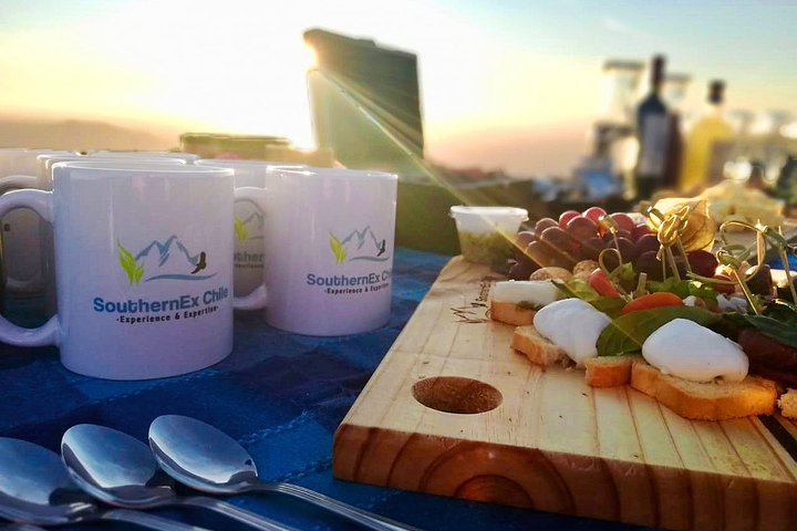 Visite partagée Premium d'une demi-journée au coucher du soleil au volcan Osorno