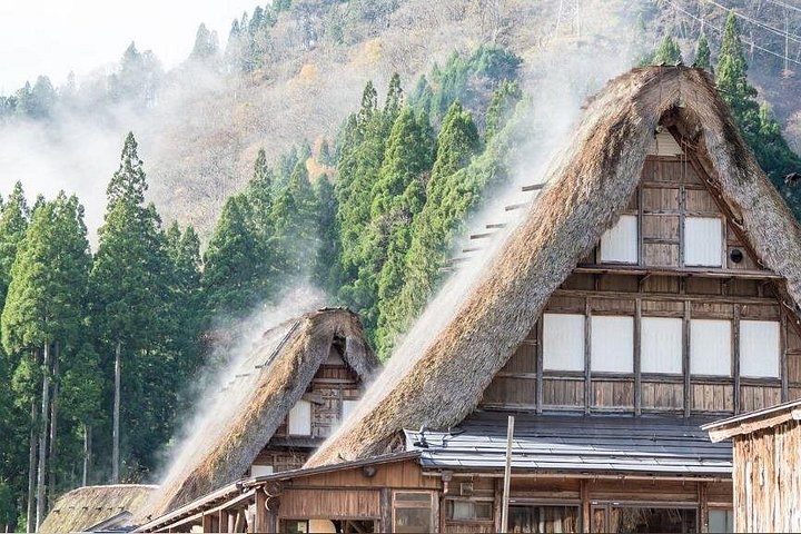 Privévervoer van Takayama naar Kanazawa inclusief Shirakawago
