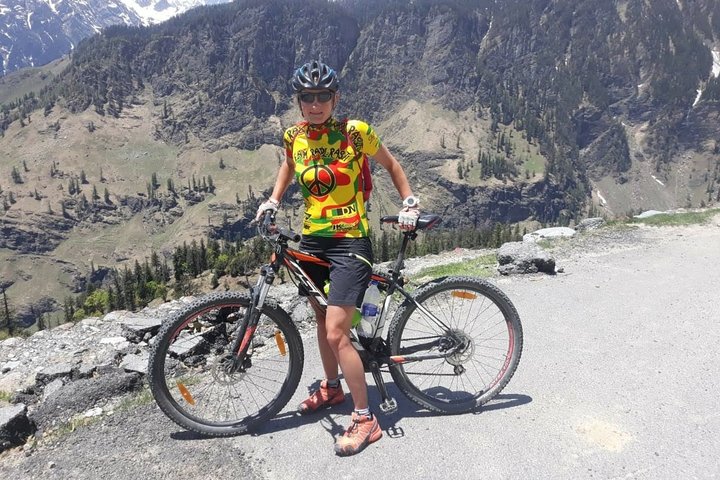 Gita in bici privata di un'intera giornata sulla montagna di Shimla con pranzo