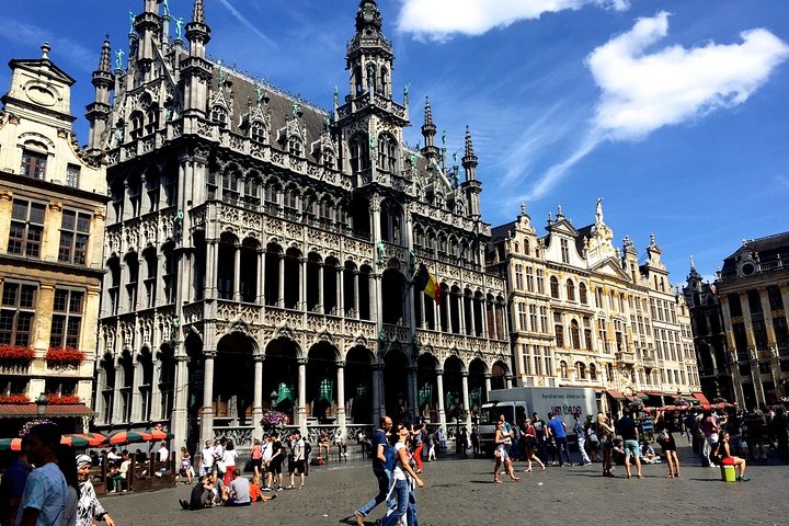 Traslado privado: aeropuerto de Bruselas BRU a Bruselas en furgoneta de lujo