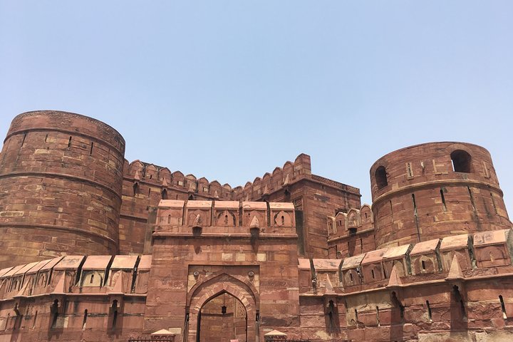 Hoteller i nærheden af Private Taj Mahal Sunrise and Agra Fort