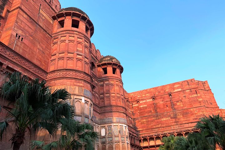 Hoteller i nærheden af Private Taj Mahal Sunrise and Agra Fort