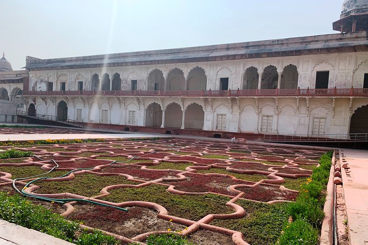 Hoteller i nærheden af Private Taj Mahal Sunrise and Agra Fort