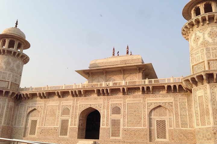 Hoteller i nærheden af Private Taj Mahal Sunrise and Agra Fort