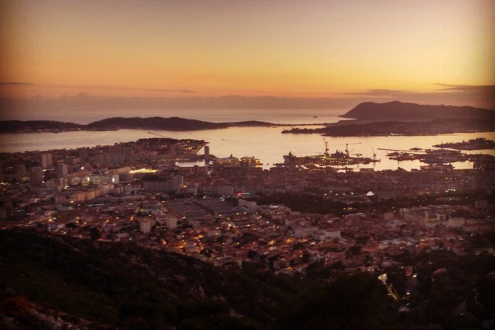 Visite guidée à Toulon : Port provençal et magnifique vieille ville