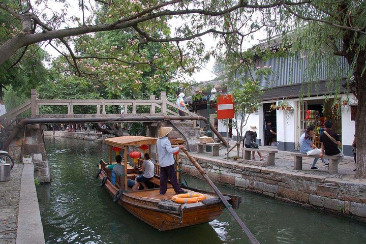 Von Shanghai : Zhujiajiao Water Town Private Tour mit Bootsfahrt