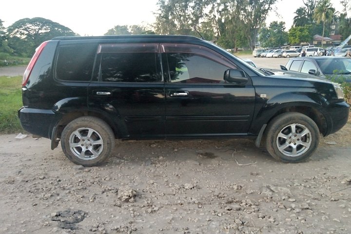 Bilutleie/utleie i Pemba Zanzibar (4WD Land Cruiser).