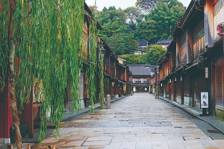 Privévervoer van Takayama naar Kanazawa inclusief Shirakawago