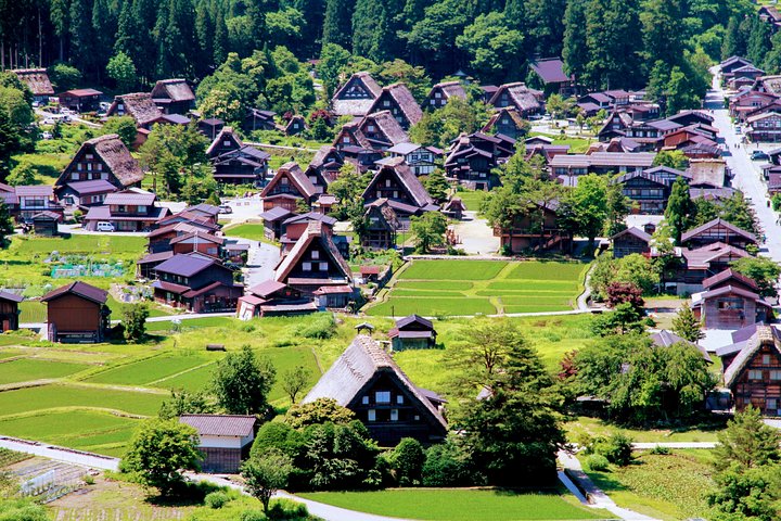 Privévervoer van Takayama naar Kanazawa inclusief Shirakawago