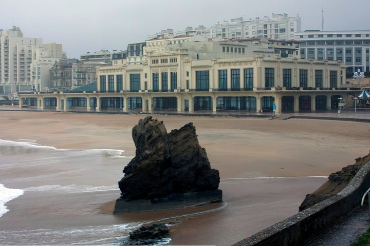 Tour privado a pie de 3 horas por Biarritz con guía oficial