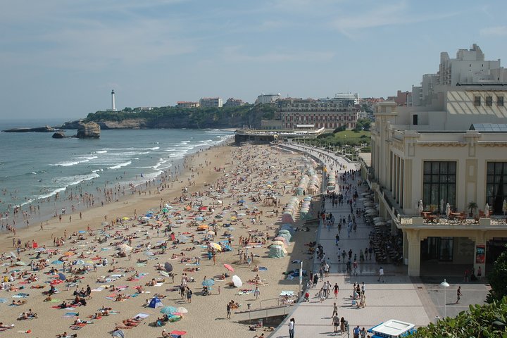 Tour privado a pie de 3 horas por Biarritz con guía oficial