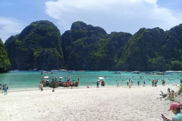 Tour di un giorno in motoscafo delle Isole Phi Phi da Phuket + pranzo a buffet