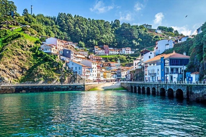 Visite privée d'une journée à Cudillero et Luarca au départ de Gijón