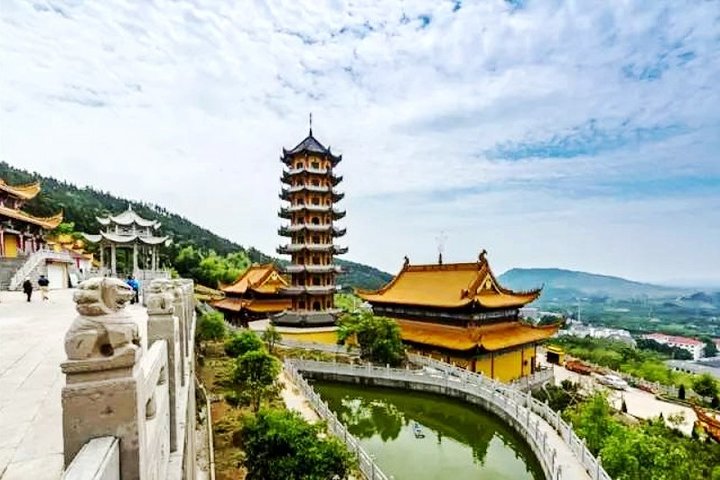 6-timmars privat rundtur i Xiaolinggraven, City Wall & Memorial Hall