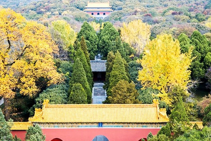 6-timmars privat rundtur i Xiaolinggraven, City Wall & Memorial Hall