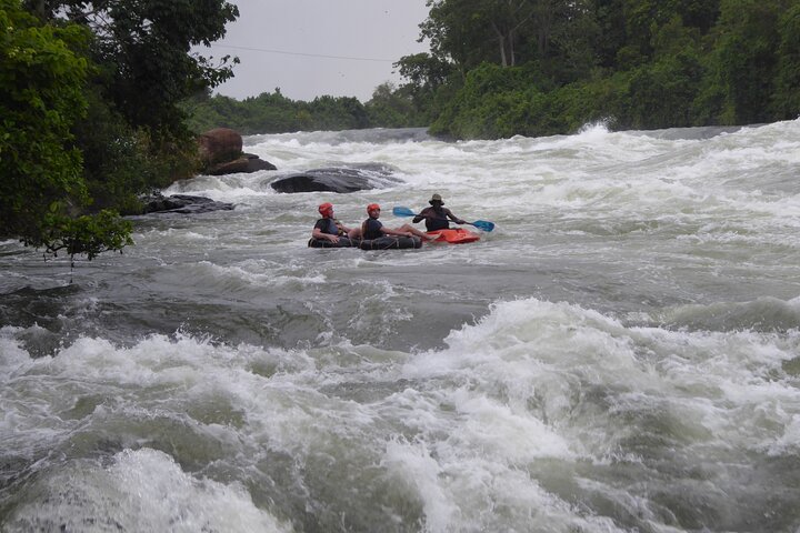 Privat Whitewater Tubing i Bujagali vannkraftverk