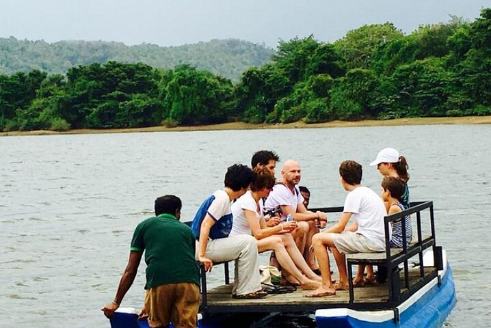 Visite du village aborigène de Dambana au départ de Mahiyanganaya
