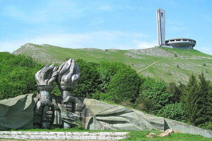 Buzludzha, Shipka Frihetsmonument, Shipka Memorial Church og Golyama Kosmatka