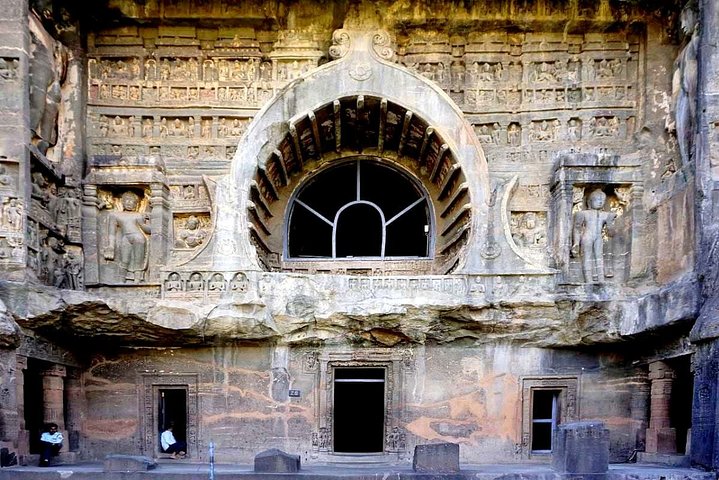Geführte 3 - Tagestour : Entdecken Sie Ajanta, Ellora Cave & Aurangabad City